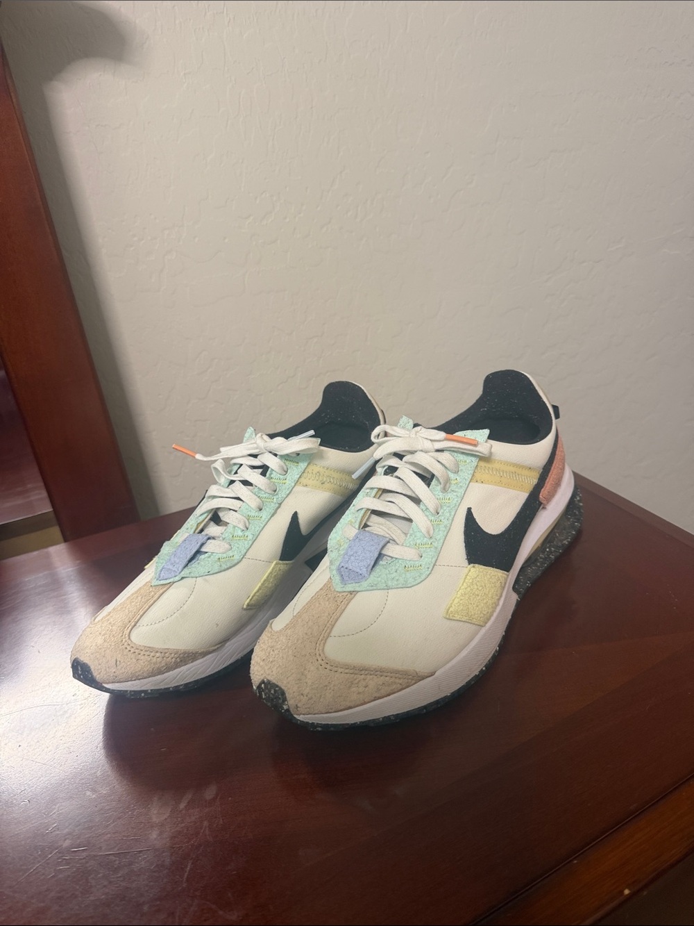 Nike Men's Multicolor Retro-Style Sneakers